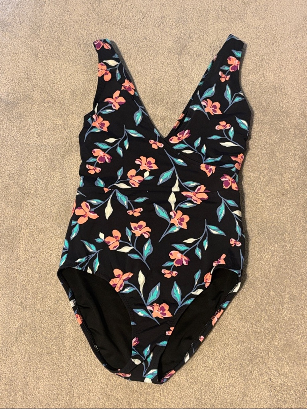 Land's End, Size 4, Deep V neck one piece swim suit. Like New!